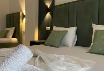 Vila Bodini Himare has Balcony rooms