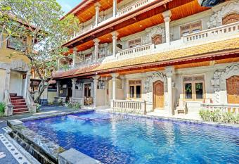 OYO Collection O 91125 Puri Dewa Bharata allows 18 year olds to book a room