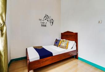 OYO Homes 91128 Desa Wisata Lebakmuncang Ciwidey Syariah has Balcony rooms