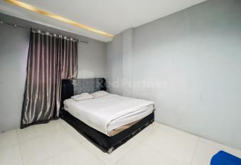 D ritz Homestay Mitra Reddoorz allows 18 year olds to book a room