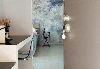 3B Aurora - Bed Breakfast and Boat allows 18 year olds to book a room