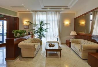 Astor Hotel allows 18 year olds to book a room