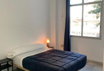 Sunny Room plaza La Nogalera allows 18 year olds to book a room