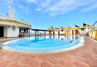 Estudio CS con Wifi, bien comunicado, Puerto de la Cruz allows 18 year olds to book a room