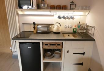 Madtom Seafood Cafe Bar & Guest Rooms allows 18 year olds to book a room