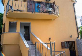 Holiday Home Dubi has Balcony rooms