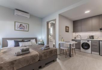 Eva s Studio allows 18 year olds to book a room