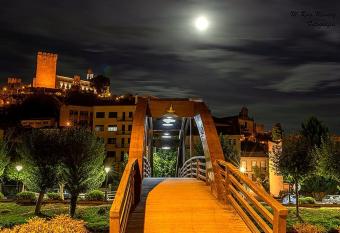 IL Santa Clara Hotel allows 18 year olds to book a room