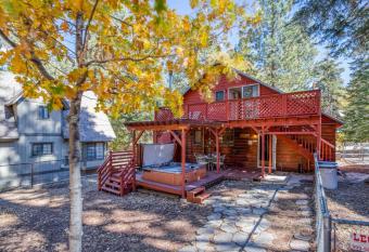 039 - Little Doe Lodge has Balcony rooms