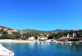 Moderan apartman u blizini mora has Balcony rooms