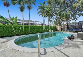 Miami Dream 5 Bd Pool Trampoline has Balcony rooms