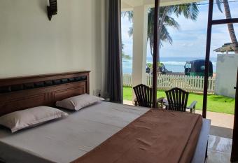 The Beach House has Balcony rooms