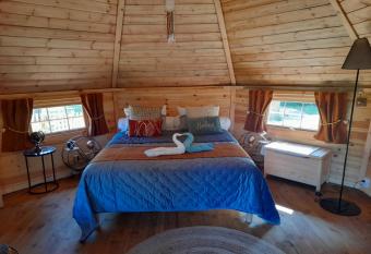 A l or  e du C  dre allows 18 year olds to book a room