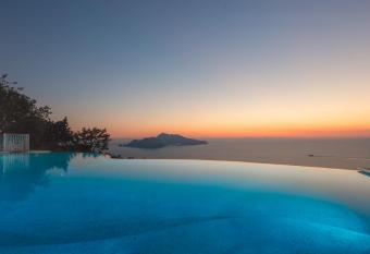 Relais Blu has Balcony rooms