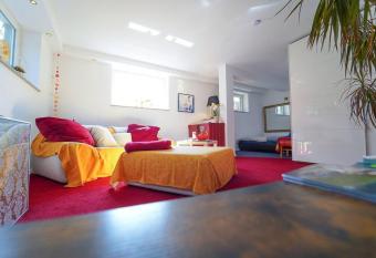 Freundliche Ferienwohnung (Souterrain) mit Gartenmitbenutzung im Haus Lotus has Balcony rooms