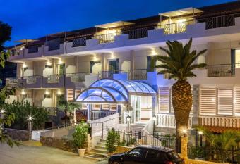 Hotel Serenity Tolo has Balcony rooms