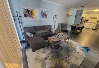 2022 Renovated 2-bedroom cozy, lovely condo has Balcony rooms