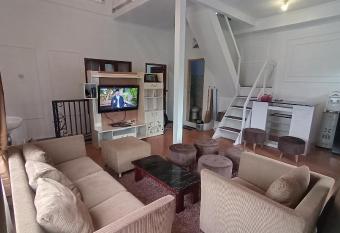 DIENG GHUZY HOUSE has Balcony rooms