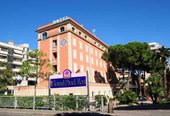 Hotel Sud Est by Fam Rossetti allows 18 year olds to book a room