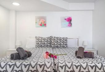 Lanzarote 4 U allows 18 year olds to book a room