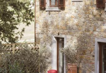 La Bugia del Sensale allows 18 year olds to book a room