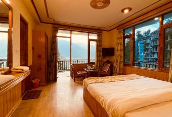 Himalayan adventure Cottages & Budget Friendly BNB Manali has Smoking/Balcony rooms