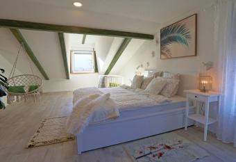 Apartman Villa Punta Lika has Balcony rooms