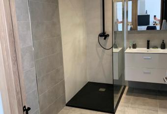 APP Neuf    3 min de la mer - Terrasse & Parking has Balcony rooms