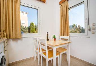 MEGAT JACUZZI SEASIDE APARTMENT has Balcony rooms