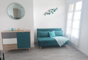 Studio chic    deux pas de Disneyland Paris !!! has Balcony rooms