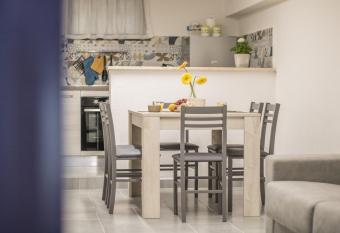 Casa Nicoletta has Smoking/Balcony rooms