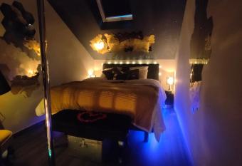 La tentation allows 18 year olds to book a room