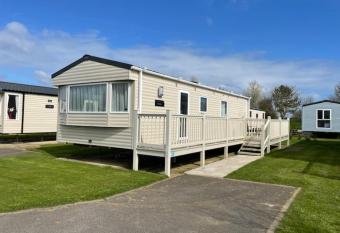 Bempton 04 has Balcony rooms