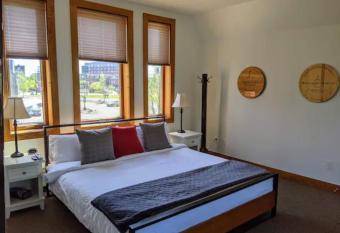 Endion Inn has Balcony rooms