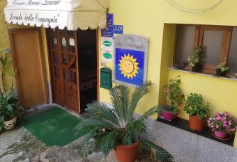 Locanda Dalla Compagnia allows 18 year olds to book a room