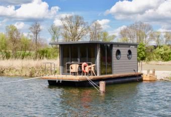 Hausboot Schwanennest has Balcony rooms
