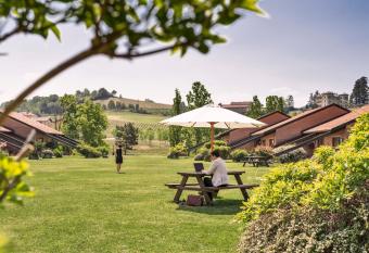 Serravalle Golf Hotel allows 18 year olds to book a room