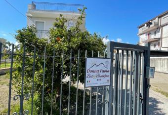 Donna Paola has Balcony rooms