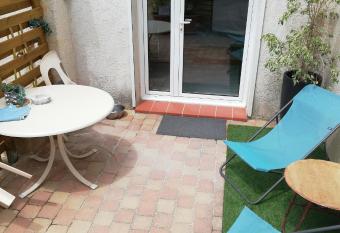 Suite parentale ind  pendante avec terrasse sud allows 18 year olds to book a room