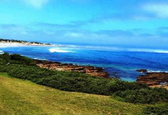 Seascape 2 Glengariff has Balcony rooms