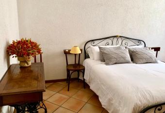 Ermes Apartment allows 18 year olds to book a room