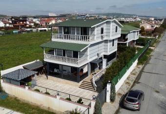 luxury sea view villa in silivri , istanbul has Balcony rooms