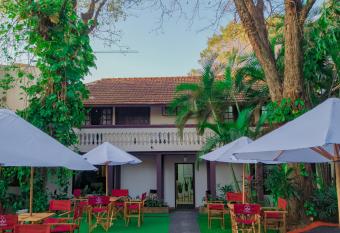 El Nogal Casa Hotel allows 18 year olds to book a room