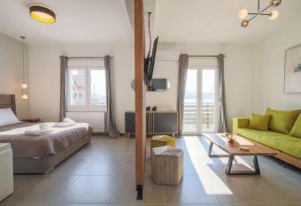 *Oasis* Best View Jacuzzi New Central Apartment has rooms with a private hot tub