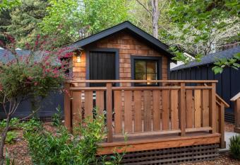 Dawn Ranch has Balcony rooms