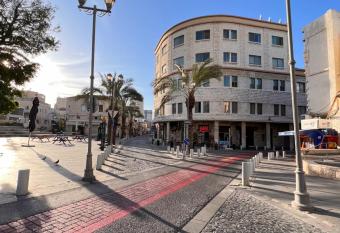 Paris Square Apartments Downtown allows 18 year olds to book a room