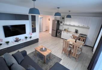 Fiesta Apartments has Balcony rooms