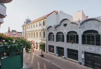 Noo vo Central Apartaments allows 18 year olds to book a room