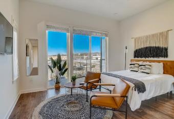 FRONTDESK Lakeview Green Apts Birmingham allows 18 year olds to book a room