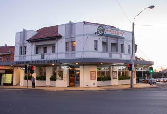 Charing Cross Hotel has Balcony rooms